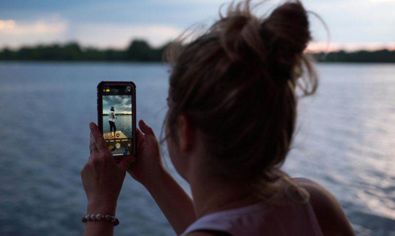 What Does Half Swiping Mean on Snapchat?