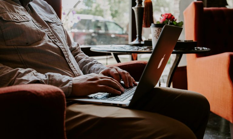 How Bloggers Use Mobile Proxies for Secure Browsing and Multi‑Account Management